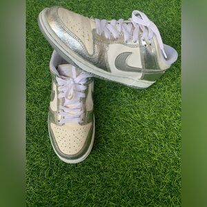 Nike Dunk low metallic silver trainers